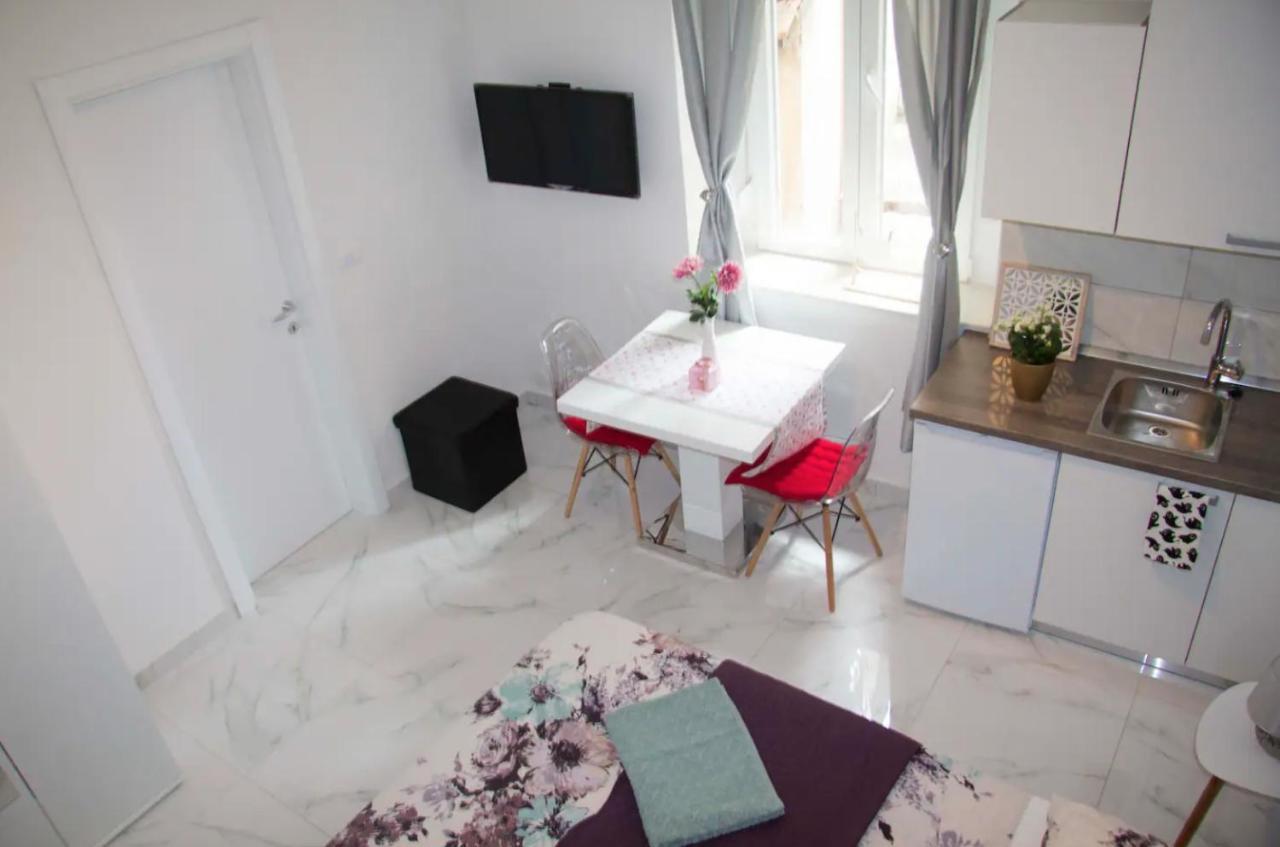 Verano Apartment / Next To Kolovare Beach 자다르 외부 사진